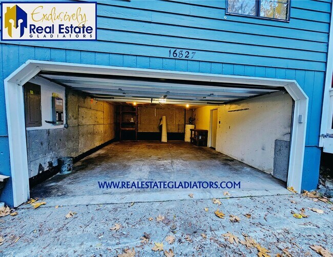 Building Photo - 4 Bed 2.5 Pet Friendly Home in Wilderness Rim