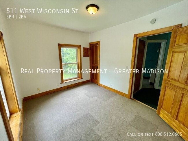 Building Photo - 511 W Wisconsin St