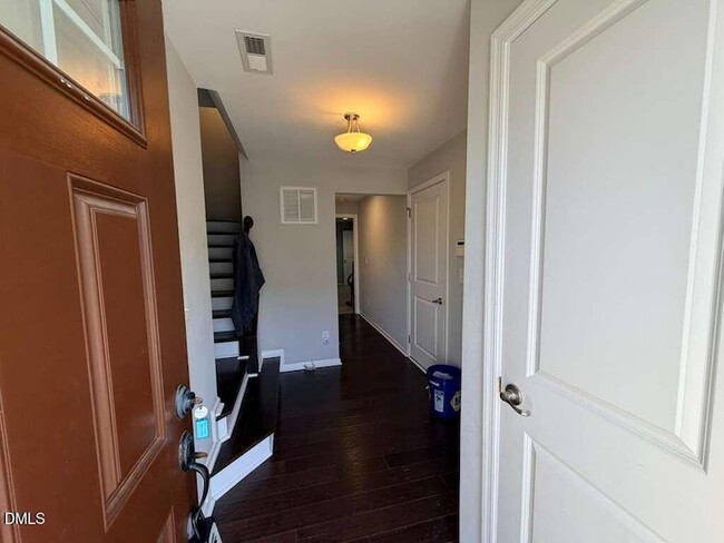 Building Photo - 112 Brier Summit Pl