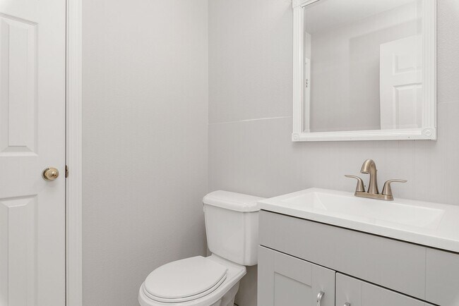 Building Photo - Welcome to Star! Great location 3 bed 2.5 Bath