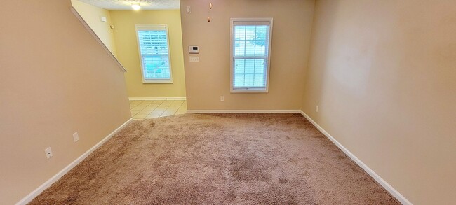 Building Photo - Two Bedroom Two and Half Bath Townhome