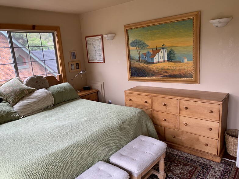 Building Photo - 247 Broad St