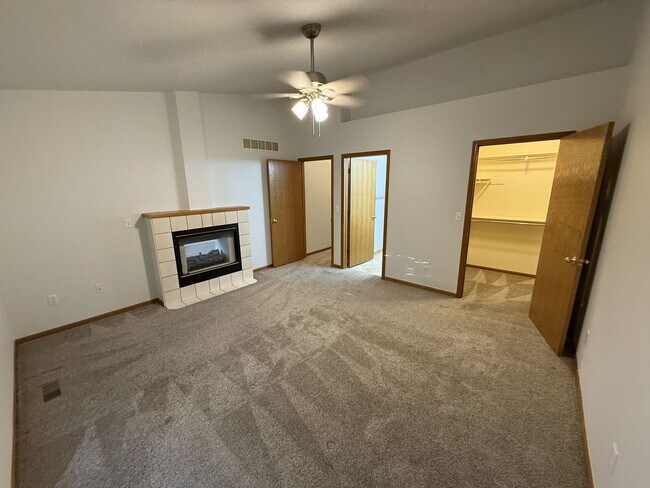 Building Photo - 2114 Water Blossom Ln