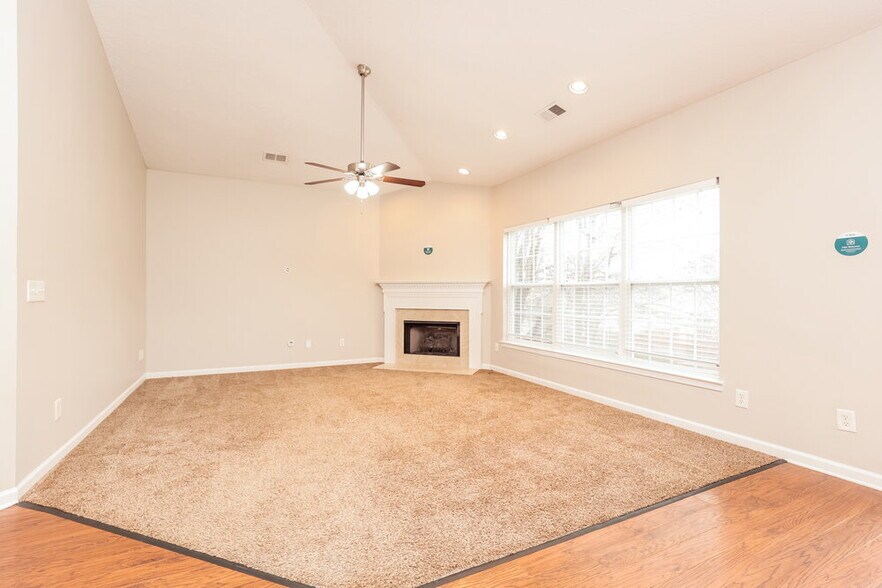 Building Photo - 3153 Skinner Dr