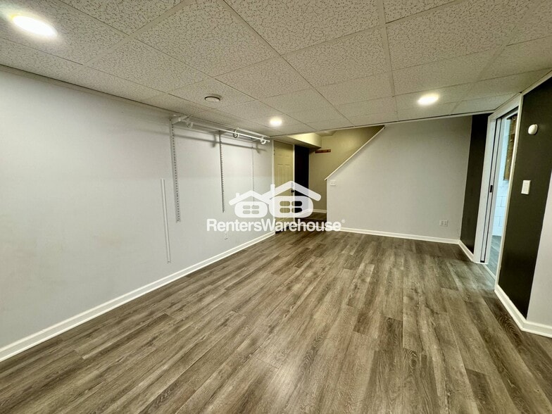 Building Photo - 1308 Landmark Trail S