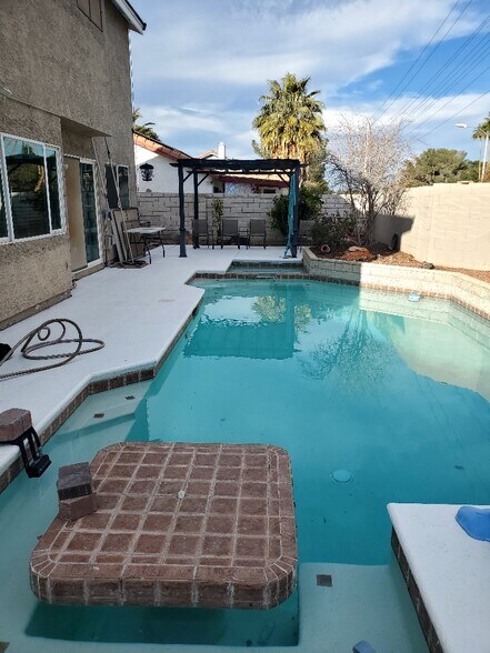 Building Photo - 1430 Clipperton Ave