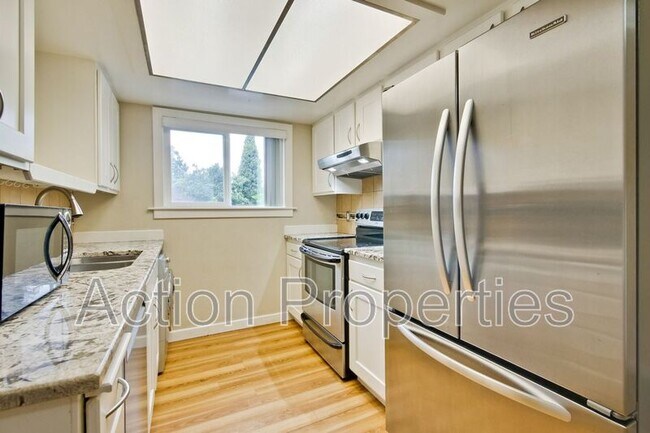 Building Photo - 453 N Rengstorff Ave