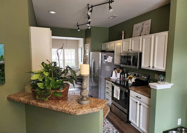 Building Photo - 328 Moonstone Dr