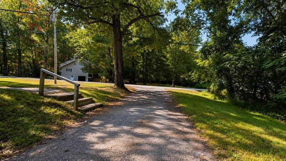 Building Photo - 10 Land of Nod