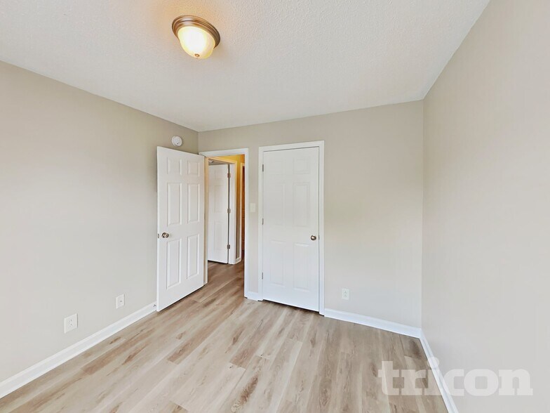 Building Photo - 1379 Scrub Oak Drive