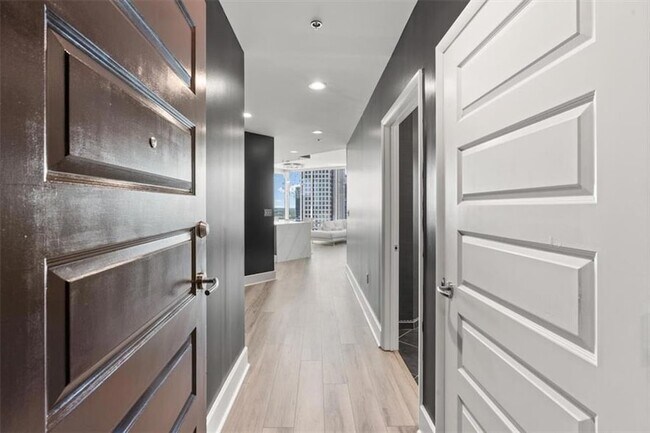 Building Photo - 1080 Peachtree St NE
