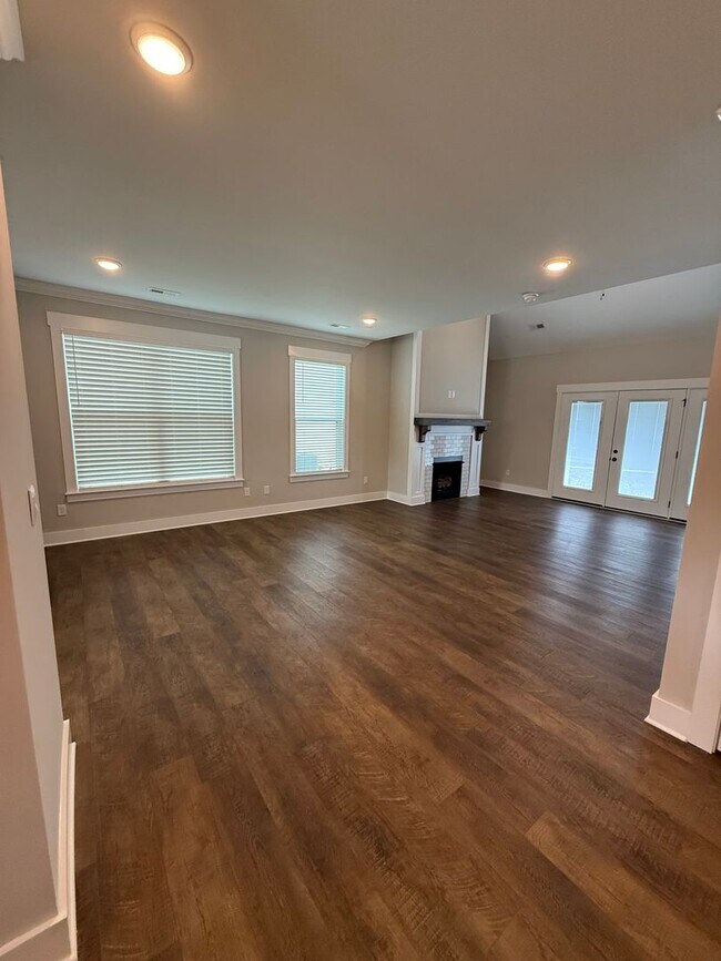 Building Photo - Beautiful New Build 4 Bed, 3.5 Bath, 2 Car Garage - Community Pool & Walking Trail!