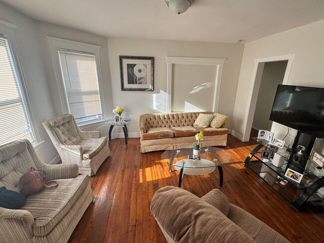 Primary Photo - 129-131 Wilbraham Avenue, 1