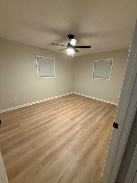 Building Photo - 135 Anzie Way