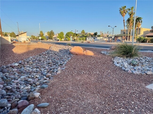 Building Photo - 428 S Beaumont St