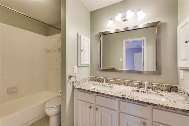 Building Photo - 1013 Basilwood Dr