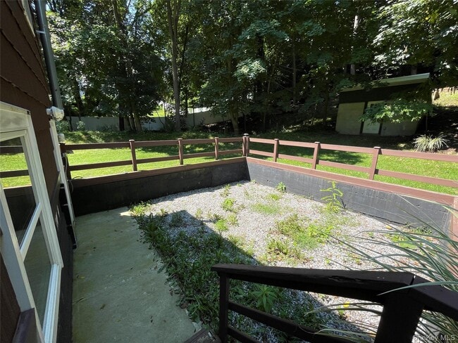 Building Photo - 328 E Broadway