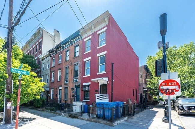 Building Photo - 321-325 Pavonia Ave