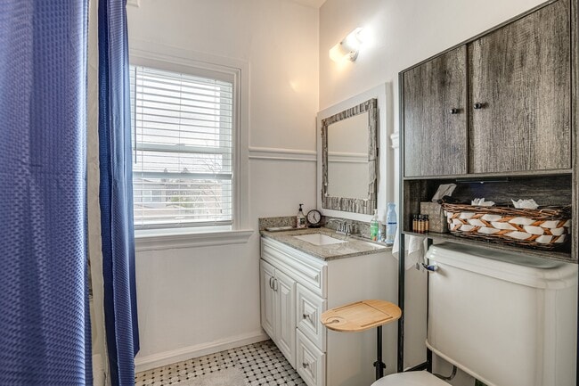 Building Photo - Eagle Avenue