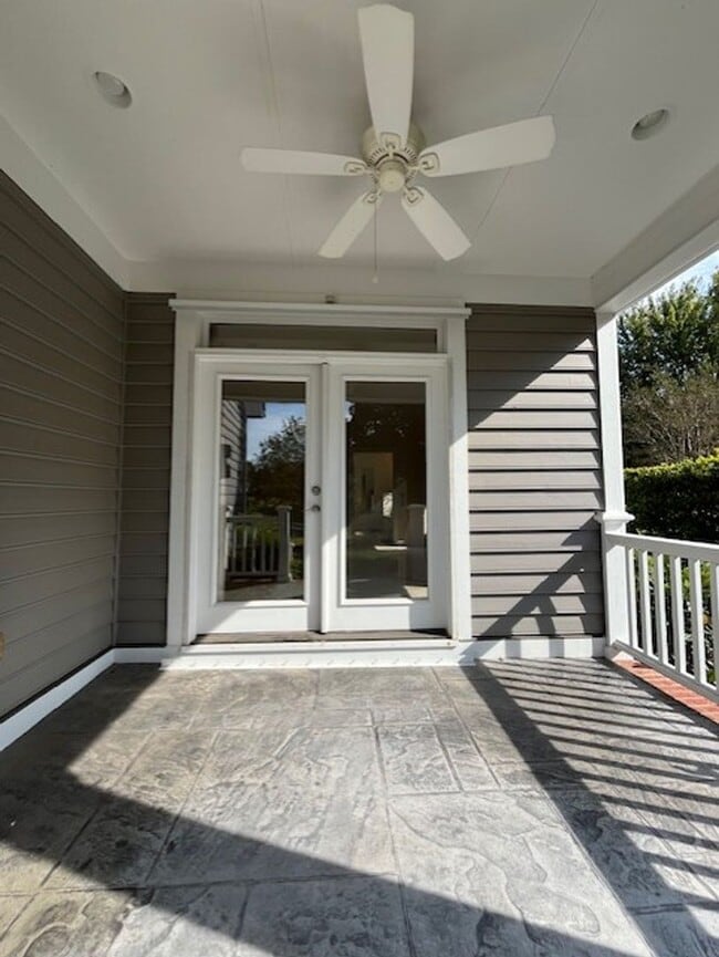 Building Photo - Welcome to Elegant Living in the Charming Porters Neck Plantation Community!