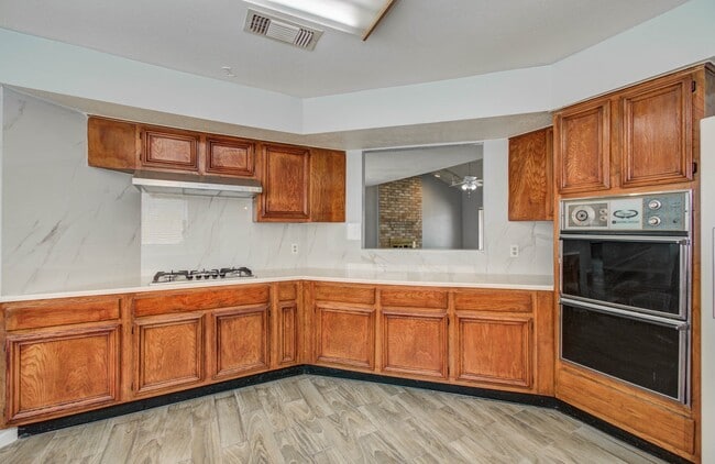 Building Photo - 6326 Briar Terrace Dr
