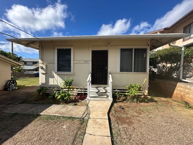 Building Photo - 3907 Keanu St