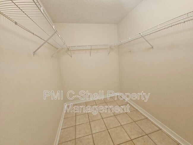 Building Photo - 117 Wildflower Ln