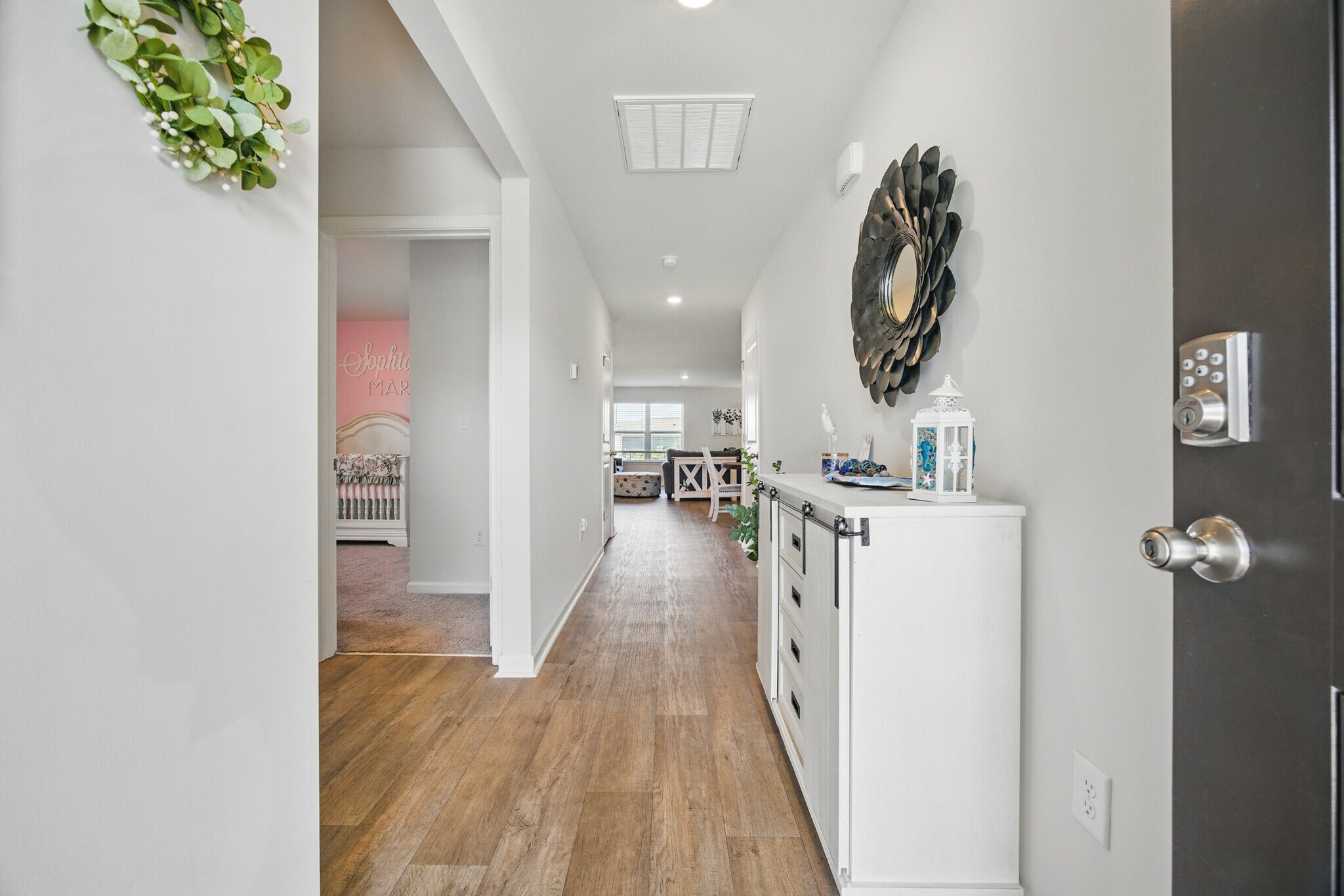 Building Photo - 580 Talisman Trl