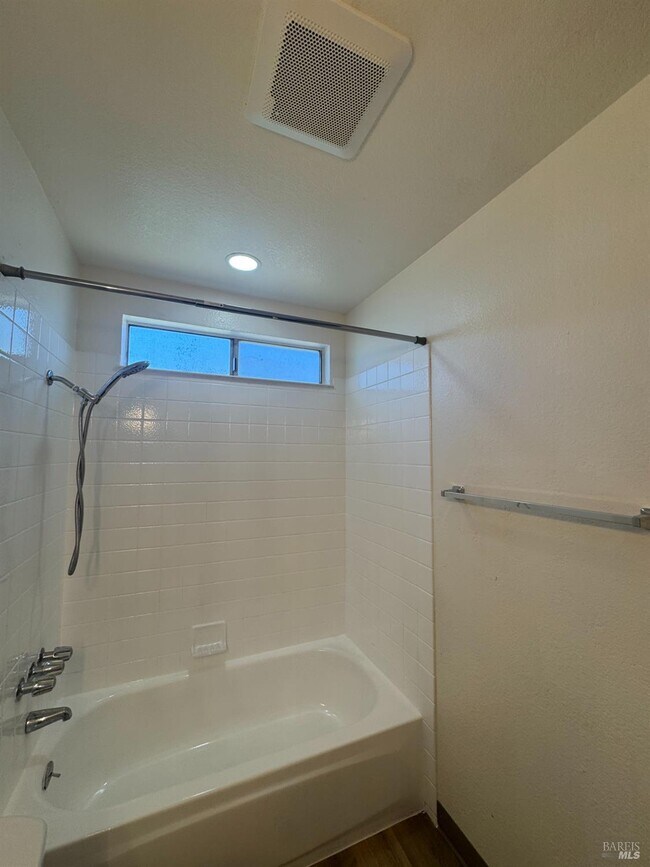 Building Photo - 118 Yorkshire Ct