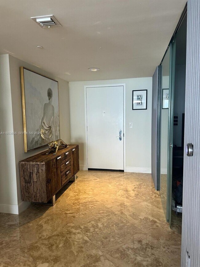 Building Photo - 1830 S Ocean Dr