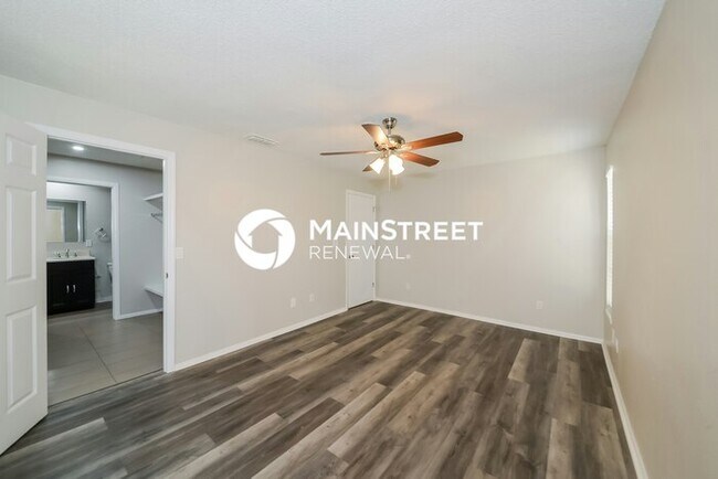 Building Photo - 3 Bedroom Pet-Friendly Home in SARASOTA, FL with Main Street Renewal