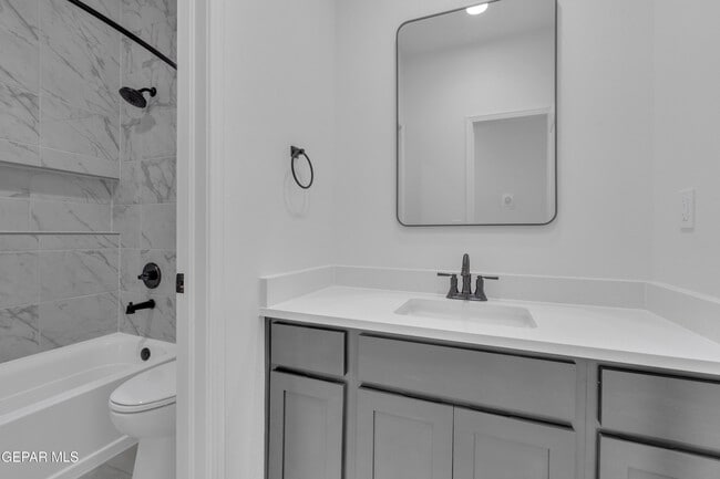 Building Photo - 14936 Hill Ridge Ct