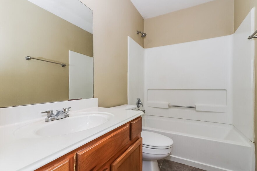Building Photo - 6618 Sutton Meadows Dr