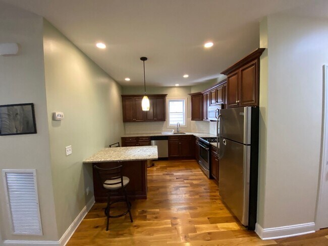 Building Photo - 63 Mechanic St