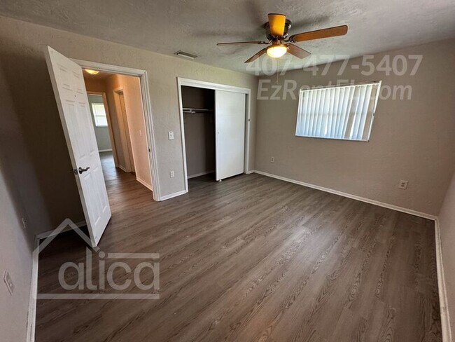 Building Photo - 2 Brentwood Ln
