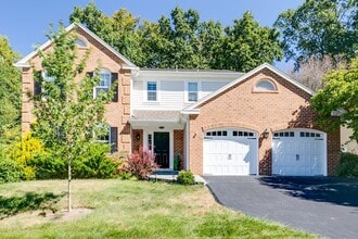 Building Photo - 12010 Sugarland Valley Dr