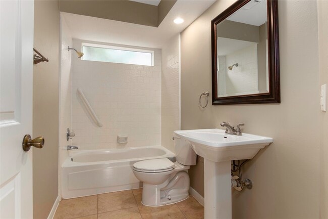 Building Photo - 3435 Beech Point Dr