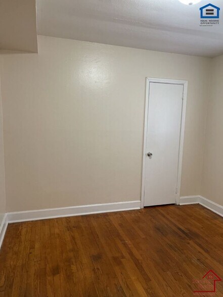 Building Photo - 1720 Cambridge Dr