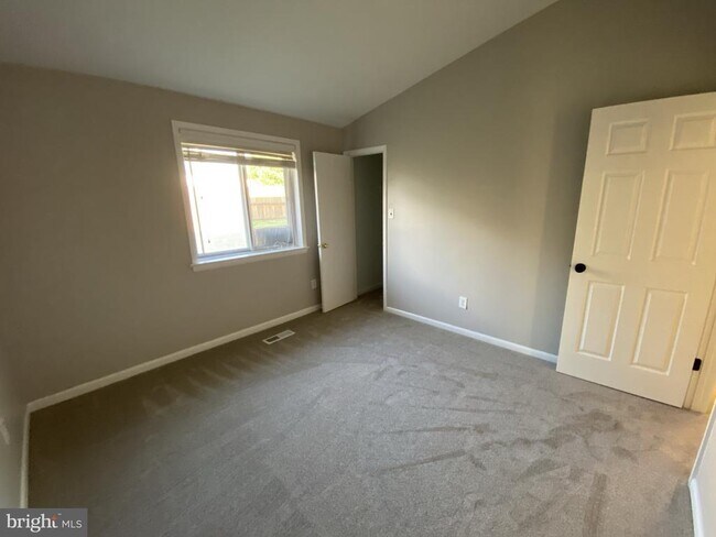 Building Photo - 1712 12th St S