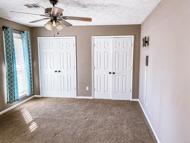 Building Photo - 122 Livingston Cir