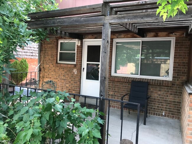 Back deck - 1045 Chambers Ct