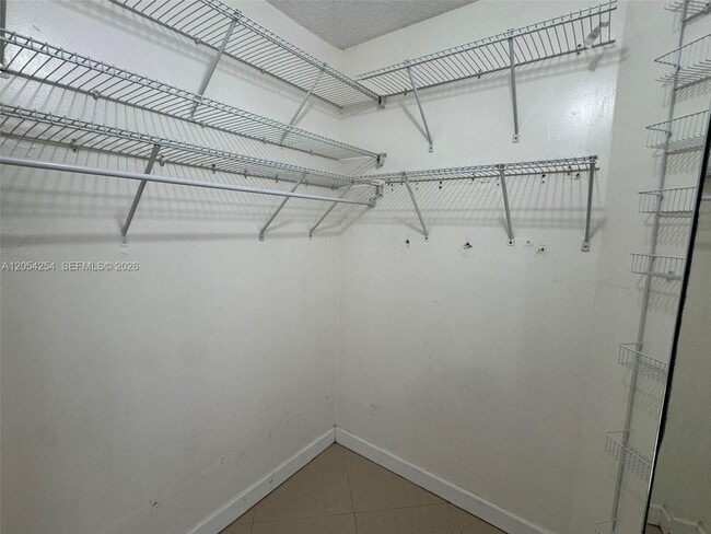Building Photo - 9711 Fontainebleau Blvd