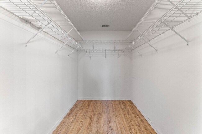 Building Photo - 15321 Harrowgate Way