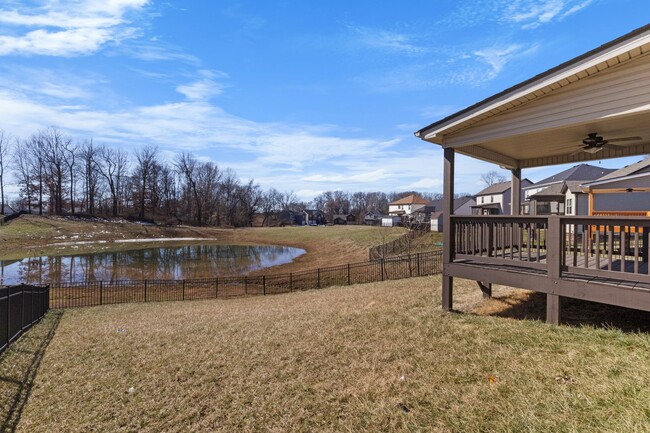 Building Photo - Beautiful Home in Clarksville!