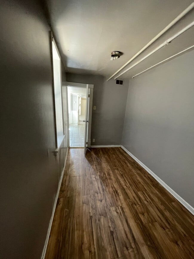 Building Photo - 2435 S 9th St