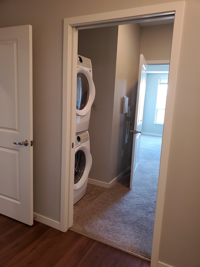 Building Photo - The Heights of Mendota