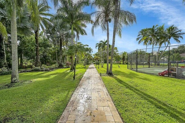 Building Photo - 4200 Coral Hills Dr