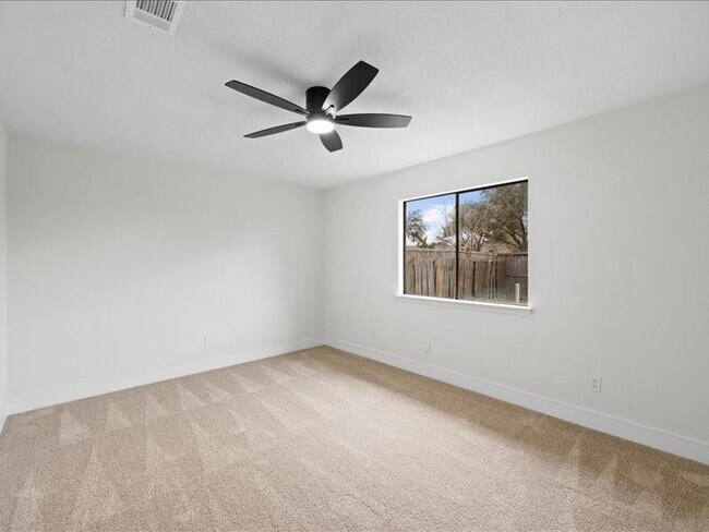 Building Photo - 2314 Edgedale Dr