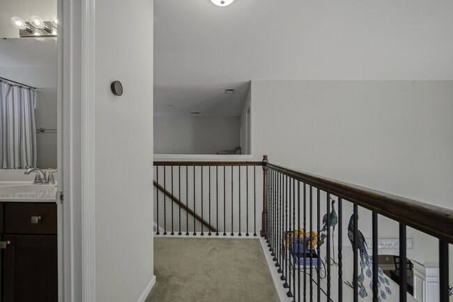 Building Photo - 225 Urbano Ln