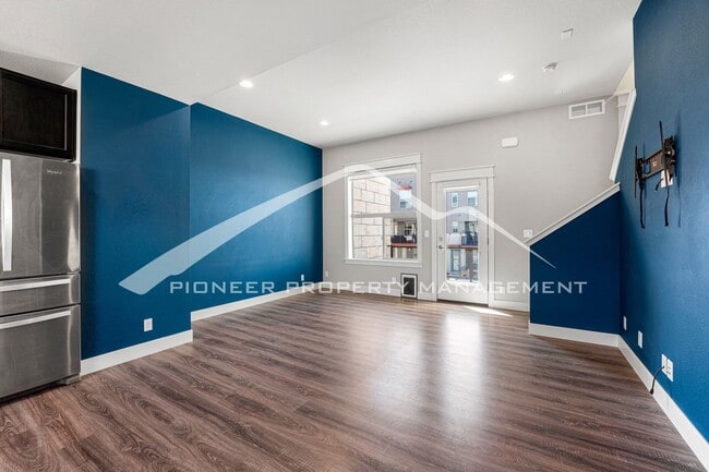 Building Photo - Beautiful Townhome with 2 Car Garage and Central A/C